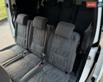 Белый Форд Турнео Коннект, объемом двигателя 1.8 л и пробегом 216 тыс. км за 6700 $, фото 16 на Automoto.ua