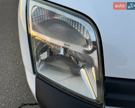 Белый Форд Турнео Коннект, объемом двигателя 1.8 л и пробегом 216 тыс. км за 6700 $, фото 27 на Automoto.ua