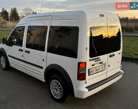 Белый Форд Турнео Коннект, объемом двигателя 1.8 л и пробегом 216 тыс. км за 6700 $, фото 4 на Automoto.ua