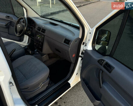 Белый Форд Турнео Коннект, объемом двигателя 1.8 л и пробегом 216 тыс. км за 6700 $, фото 23 на Automoto.ua