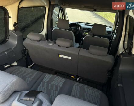 Белый Форд Турнео Коннект, объемом двигателя 1.8 л и пробегом 216 тыс. км за 6700 $, фото 11 на Automoto.ua