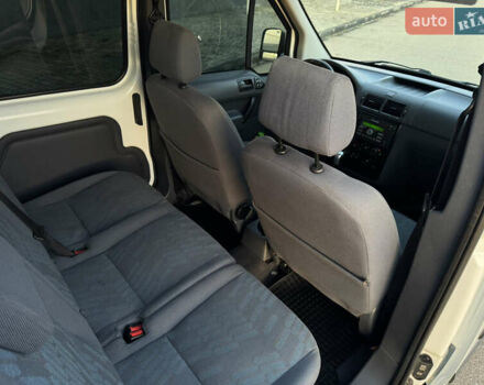 Белый Форд Турнео Коннект, объемом двигателя 1.8 л и пробегом 216 тыс. км за 6700 $, фото 12 на Automoto.ua