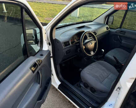 Белый Форд Турнео Коннект, объемом двигателя 1.8 л и пробегом 216 тыс. км за 6700 $, фото 19 на Automoto.ua