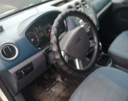 Белый Форд Турнео Коннект, объемом двигателя 1.8 л и пробегом 266 тыс. км за 7000 $, фото 3 на Automoto.ua