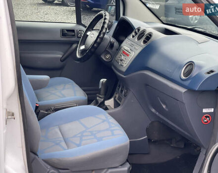 Белый Форд Турнео Коннект, объемом двигателя 1.75 л и пробегом 330 тыс. км за 5450 $, фото 16 на Automoto.ua