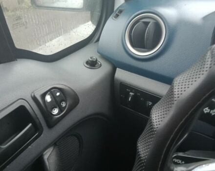 Белый Форд Турнео Коннект, объемом двигателя 1.8 л и пробегом 266 тыс. км за 7000 $, фото 9 на Automoto.ua