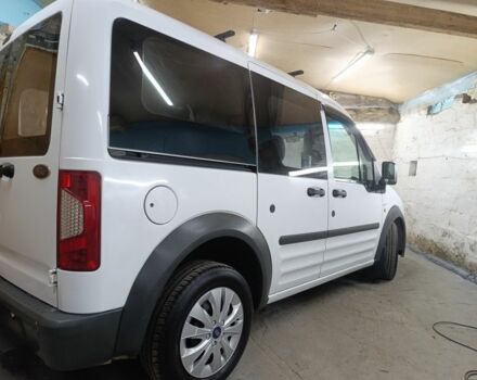 Белый Форд Турнео Коннект, объемом двигателя 1.8 л и пробегом 213 тыс. км за 5700 $, фото 1 на Automoto.ua