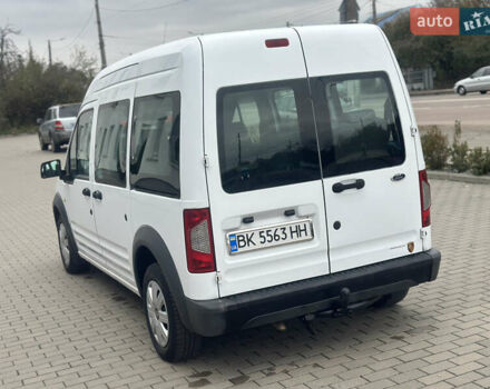 Белый Форд Турнео Коннект, объемом двигателя 1.8 л и пробегом 190 тыс. км за 7750 $, фото 3 на Automoto.ua