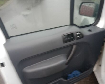 Белый Форд Турнео Коннект, объемом двигателя 1.8 л и пробегом 266 тыс. км за 7000 $, фото 4 на Automoto.ua