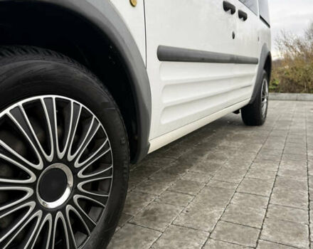 Белый Форд Турнео Коннект, объемом двигателя 1.75 л и пробегом 292 тыс. км за 4600 $, фото 5 на Automoto.ua