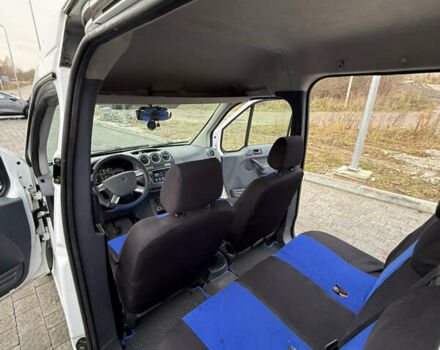 Белый Форд Турнео Коннект, объемом двигателя 1.75 л и пробегом 292 тыс. км за 4600 $, фото 11 на Automoto.ua