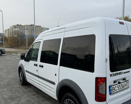 Белый Форд Турнео Коннект, объемом двигателя 1.75 л и пробегом 292 тыс. км за 4600 $, фото 3 на Automoto.ua