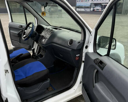 Белый Форд Турнео Коннект, объемом двигателя 1.75 л и пробегом 292 тыс. км за 4600 $, фото 14 на Automoto.ua