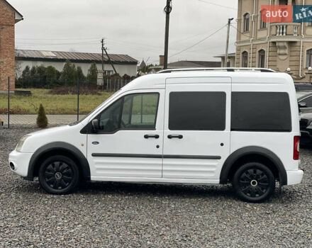 Белый Форд Турнео Коннект, объемом двигателя 1.75 л и пробегом 330 тыс. км за 5450 $, фото 3 на Automoto.ua