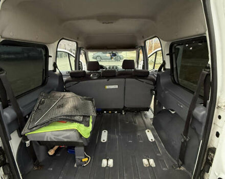 Белый Форд Турнео Коннект, объемом двигателя 1.75 л и пробегом 292 тыс. км за 4600 $, фото 12 на Automoto.ua