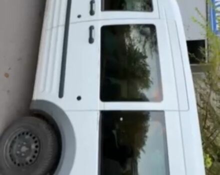 Белый Форд Турнео Коннект, объемом двигателя 1.8 л и пробегом 250 тыс. км за 6500 $, фото 1 на Automoto.ua