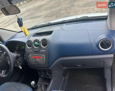 Белый Форд Турнео Коннект, объемом двигателя 1.8 л и пробегом 280 тыс. км за 7800 $, фото 8 на Automoto.ua