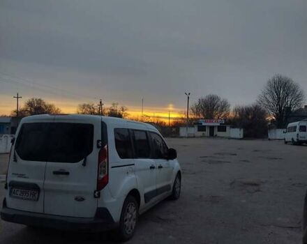 Форд Турнео Коннект 2014 в Каменское - Днепродзержинск на Automoto.ua Белый Форд Турнео Коннект, объемом двигателя 1.56 л и пробегом 235 тыс. км за 11500 $, фото 2 на Automoto.ua