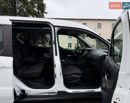 Белый Форд Турнео Коннект, объемом двигателя 1.5 л и пробегом 247 тыс. км за 13199 $, фото 84 на Automoto.ua