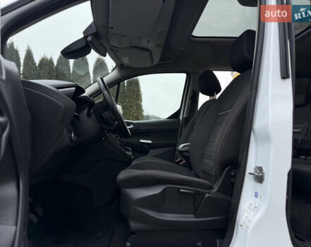 Белый Форд Турнео Коннект, объемом двигателя 1.5 л и пробегом 247 тыс. км за 13199 $, фото 70 на Automoto.ua