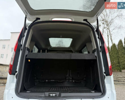 Белый Форд Турнео Коннект, объемом двигателя 1.5 л и пробегом 247 тыс. км за 13199 $, фото 43 на Automoto.ua