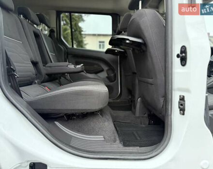 Белый Форд Турнео Коннект, объемом двигателя 1.5 л и пробегом 247 тыс. км за 13199 $, фото 97 на Automoto.ua