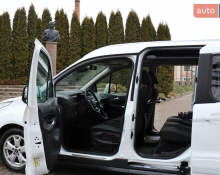 Белый Форд Турнео Коннект, объемом двигателя 1.5 л и пробегом 247 тыс. км за 13199 $, фото 124 на Automoto.ua