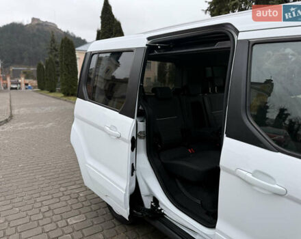 Белый Форд Турнео Коннект, объемом двигателя 1.5 л и пробегом 247 тыс. км за 13199 $, фото 62 на Automoto.ua