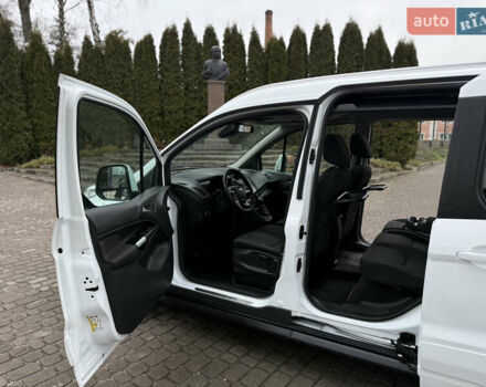 Белый Форд Турнео Коннект, объемом двигателя 1.5 л и пробегом 247 тыс. км за 13199 $, фото 66 на Automoto.ua