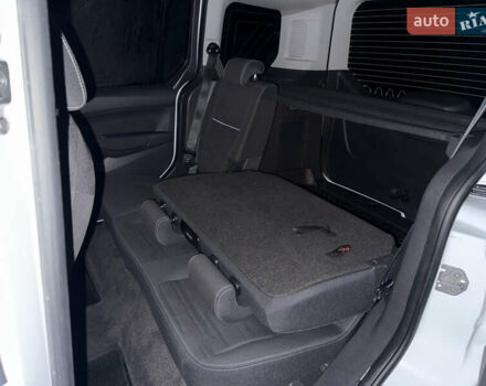 Белый Форд Турнео Коннект, объемом двигателя 1.5 л и пробегом 247 тыс. км за 13199 $, фото 113 на Automoto.ua