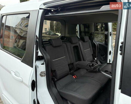 Белый Форд Турнео Коннект, объемом двигателя 1.5 л и пробегом 247 тыс. км за 13199 $, фото 101 на Automoto.ua