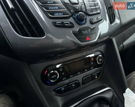 Белый Форд Турнео Коннект, объемом двигателя 1.5 л и пробегом 247 тыс. км за 13199 $, фото 110 на Automoto.ua