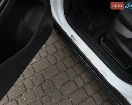 Белый Форд Турнео Коннект, объемом двигателя 1.5 л и пробегом 247 тыс. км за 13199 $, фото 68 на Automoto.ua