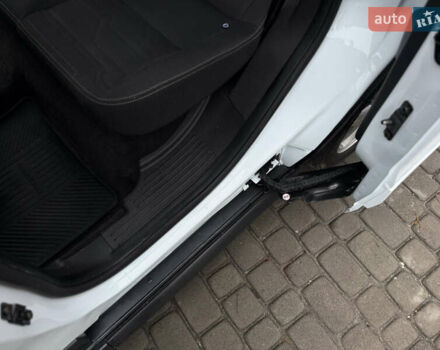 Белый Форд Турнео Коннект, объемом двигателя 1.5 л и пробегом 247 тыс. км за 13199 $, фото 69 на Automoto.ua