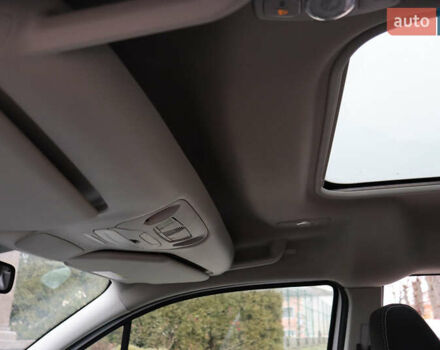 Белый Форд Турнео Коннект, объемом двигателя 1.5 л и пробегом 247 тыс. км за 13199 $, фото 121 на Automoto.ua