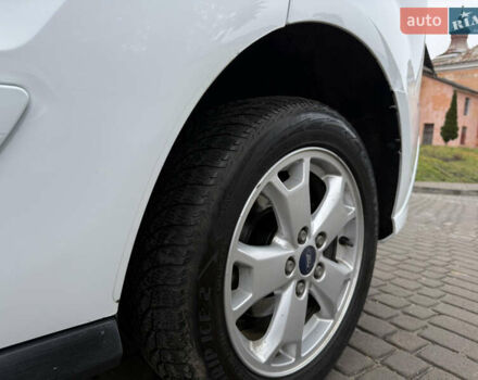 Белый Форд Турнео Коннект, объемом двигателя 1.5 л и пробегом 247 тыс. км за 13199 $, фото 47 на Automoto.ua