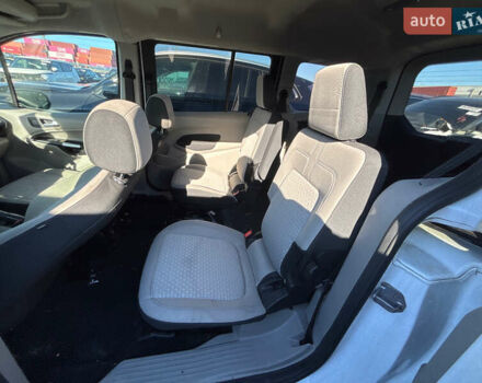 Белый Форд Турнео Коннект, объемом двигателя 2 л и пробегом 190 тыс. км за 10000 $, фото 10 на Automoto.ua