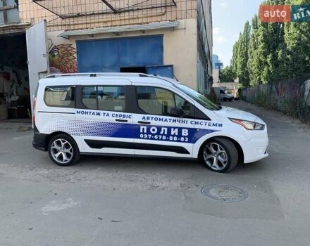 Форд Турнео Коннект 2018 в Киеве на Automoto.ua Белый Форд Турнео Коннект, объемом двигателя 2 л и пробегом 135 тыс. км за 14000 $, фото 1 на Automoto.ua