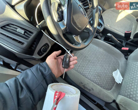 Белый Форд Турнео Коннект, объемом двигателя 2 л и пробегом 190 тыс. км за 10000 $, фото 9 на Automoto.ua