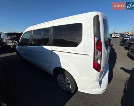 Белый Форд Турнео Коннект, объемом двигателя 2 л и пробегом 190 тыс. км за 10000 $, фото 5 на Automoto.ua