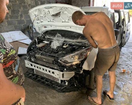 Форд Турнео Коннект 2018 в Киеве на Automoto.ua Белый Форд Турнео Коннект, объемом двигателя 2 л и пробегом 135 тыс. км за 14000 $, фото 19 на Automoto.ua