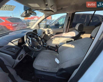 Белый Форд Турнео Коннект, объемом двигателя 2 л и пробегом 190 тыс. км за 10000 $, фото 7 на Automoto.ua