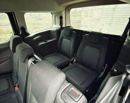 Белый Форд Турнео Коннект, объемом двигателя 1.5 л и пробегом 181 тыс. км за 16900 $, фото 13 на Automoto.ua