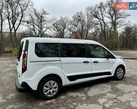 Белый Форд Турнео Коннект, объемом двигателя 1.5 л и пробегом 134 тыс. км за 17499 $, фото 13 на Automoto.ua