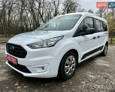 Белый Форд Турнео Коннект, объемом двигателя 1.5 л и пробегом 134 тыс. км за 17499 $, фото 3 на Automoto.ua