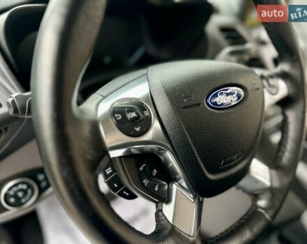 Белый Форд Турнео Коннект, объемом двигателя 1.5 л и пробегом 134 тыс. км за 17499 $, фото 47 на Automoto.ua