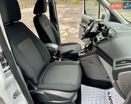 Белый Форд Турнео Коннект, объемом двигателя 1.5 л и пробегом 134 тыс. км за 17499 $, фото 36 на Automoto.ua