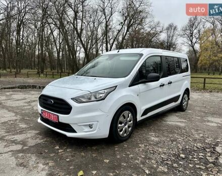 Белый Форд Турнео Коннект, объемом двигателя 1.5 л и пробегом 134 тыс. км за 17499 $, фото 2 на Automoto.ua