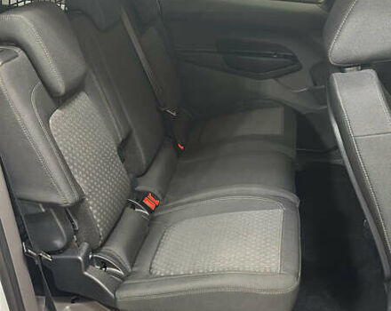 Белый Форд Турнео Коннект, объемом двигателя 1.5 л и пробегом 23 тыс. км за 19446 $, фото 4 на Automoto.ua