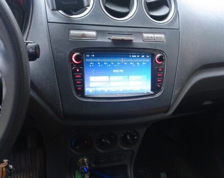 Белый Форд Турнео Коннект, объемом двигателя 1.8 л и пробегом 130 тыс. км за 4600 $, фото 1 на Automoto.ua